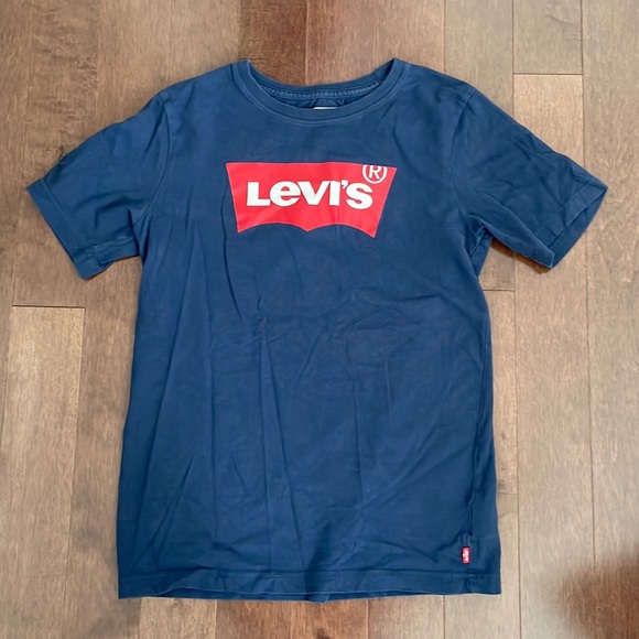 Levi’s Tshirt - Picture 1 of 4